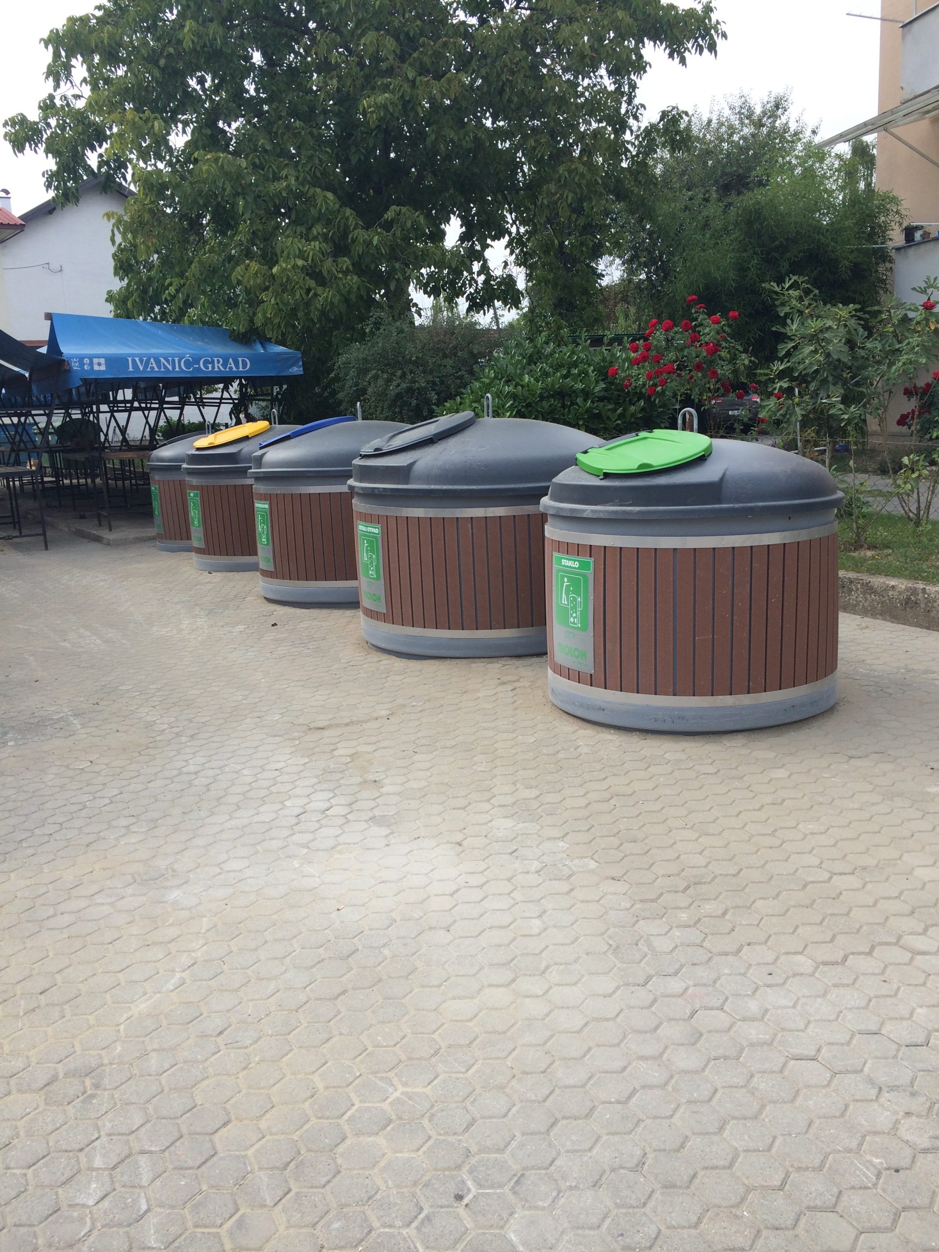 Polupodzemni kontejneri Molok na tržnici Maznica u Ivanić-Gradu