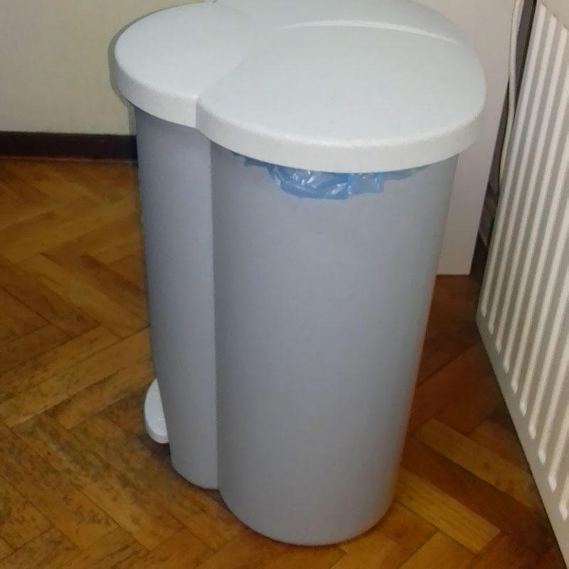Ivakop donirao spremnik za odvojeno prikupljanje otpada Centru za socijalnu skrb